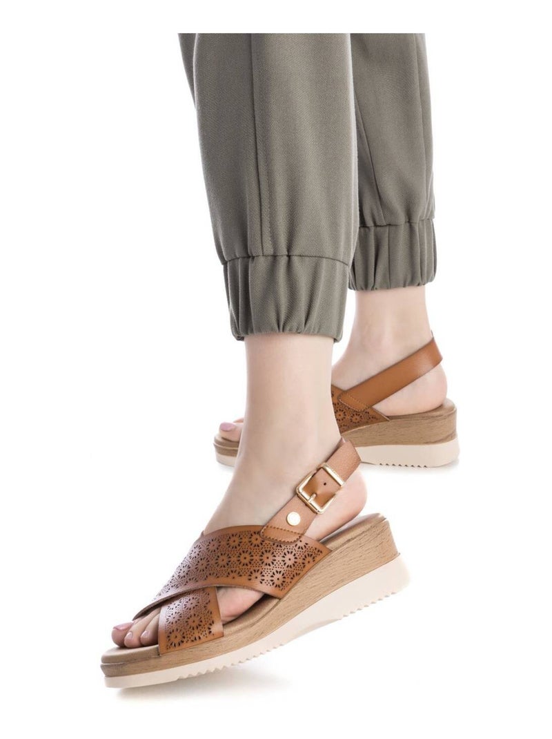 Sandales compensées femme Camel - Kiabi