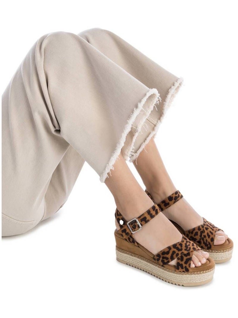 Sandales compensées femme Camel - Kiabi