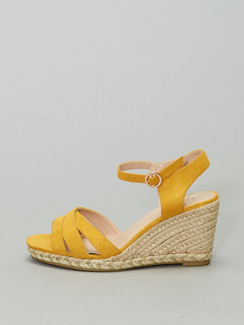 Sandales compensées jaune - Kiabi