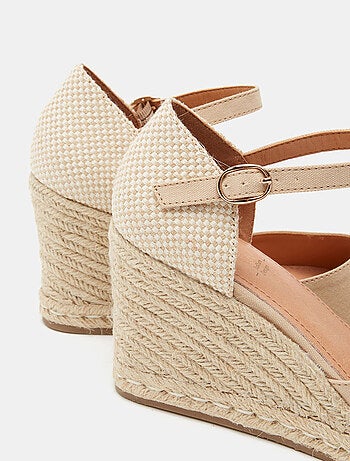 Sandales compensées modèle espadrilles BATA