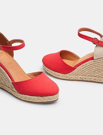 Sandales compensées modèle espadrilles BATA