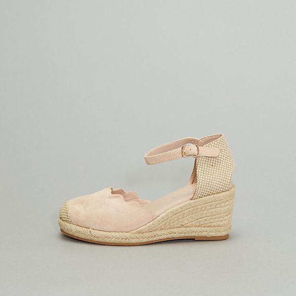 Sandales compensées Femme rose pâle Kiabi 18,00€ Sandales compensées en corde Femme noir Kiabi 18,00€