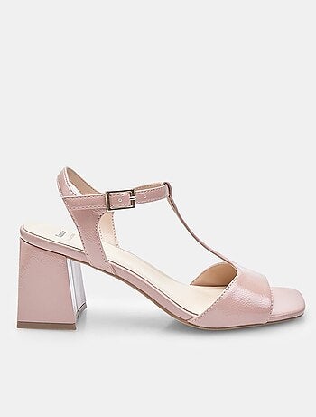 Sandales confortables avec brides à la cheville BATA