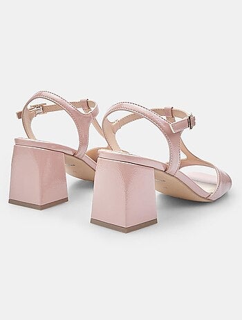 Sandales confortables avec brides à la cheville BATA