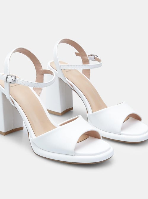 Sandales confortables  avec brides à la cheville BATA - Kiabi