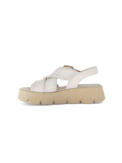 Sandales crème en cuir - Kiabi