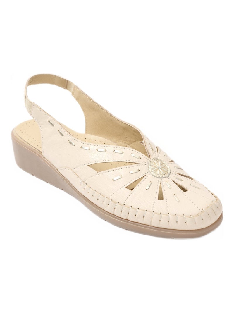 Sandales cuir bout fermé largeur confort Beige - Kiabi