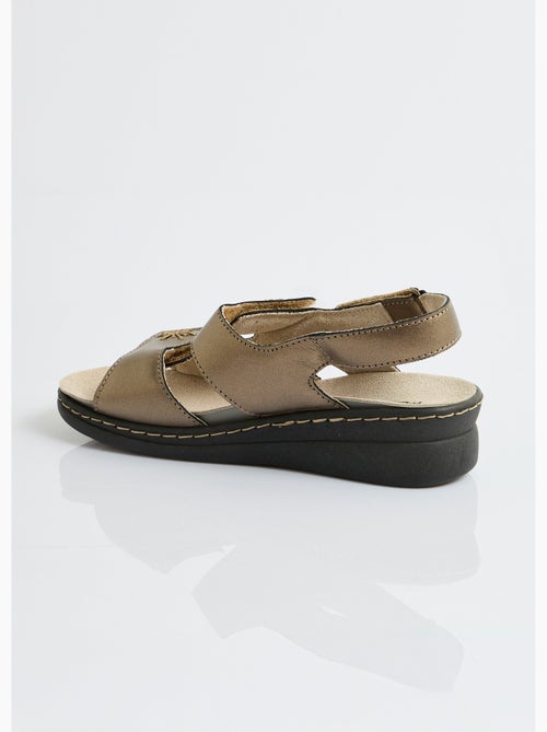 Sandales cuir brodé grande largeur - Afibel - Kiabi