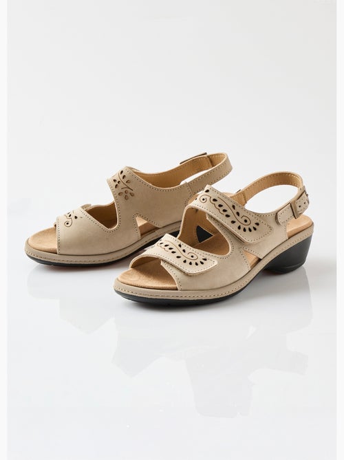 Sandales cuir grande largeur scratchées - Afibel - Kiabi Sandales cuir grande largeur scratchées - Afibel - Kiabi