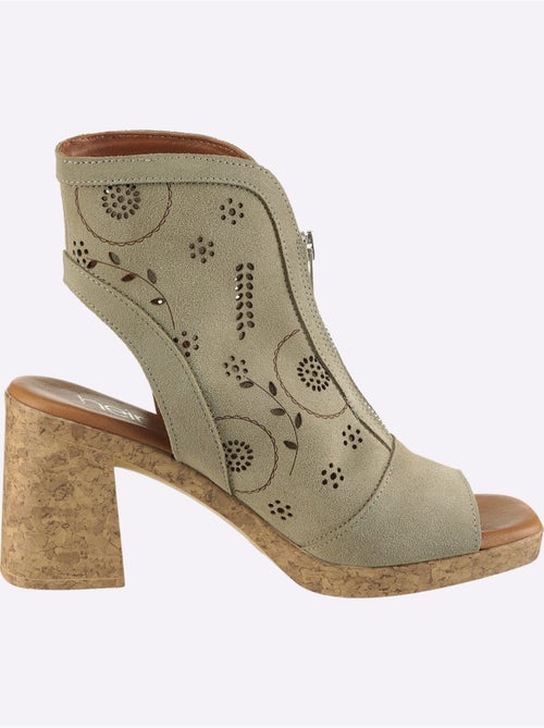 Sandales De Fabrication Espagnole - Taille Standard - helline - Kiabi
