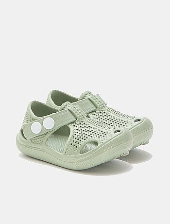 Sandales de plage fermées