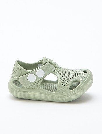 Sandales de plage fermées