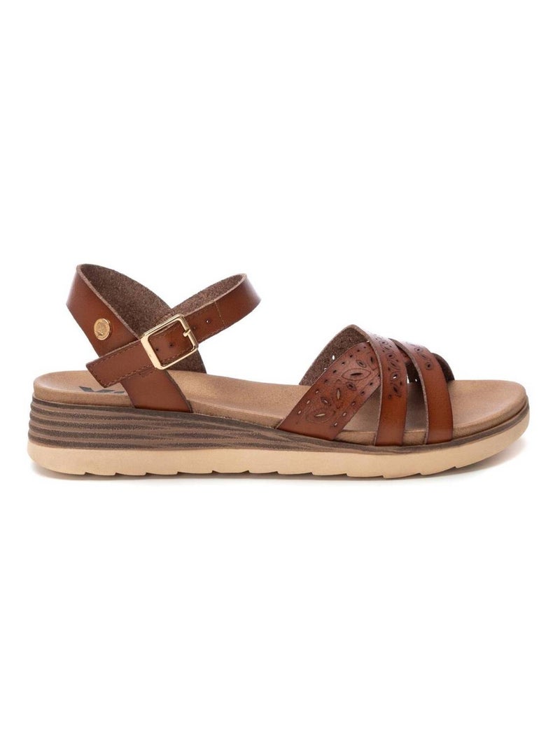 Sandales décontractées à boucle Camel - Kiabi