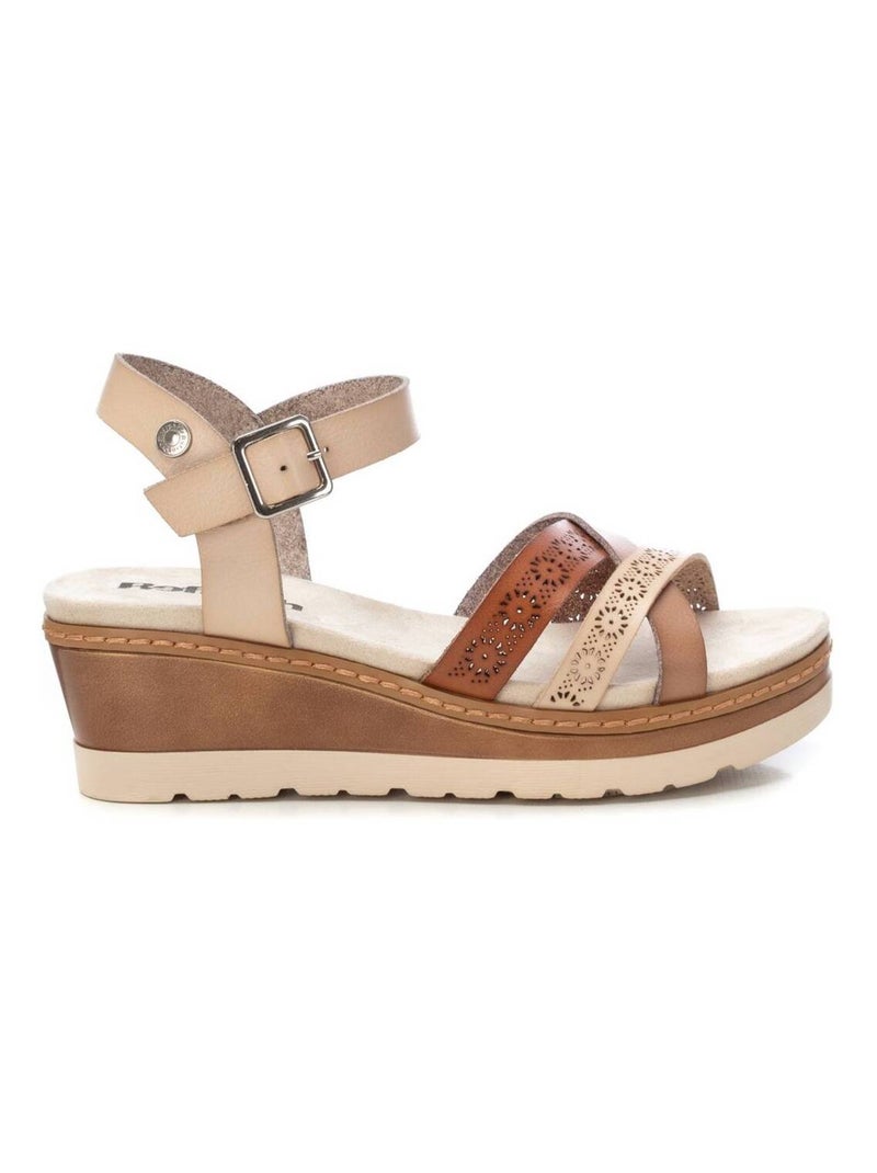 Sandales décontractées avec boucle et semelle compensée Beige - Kiabi