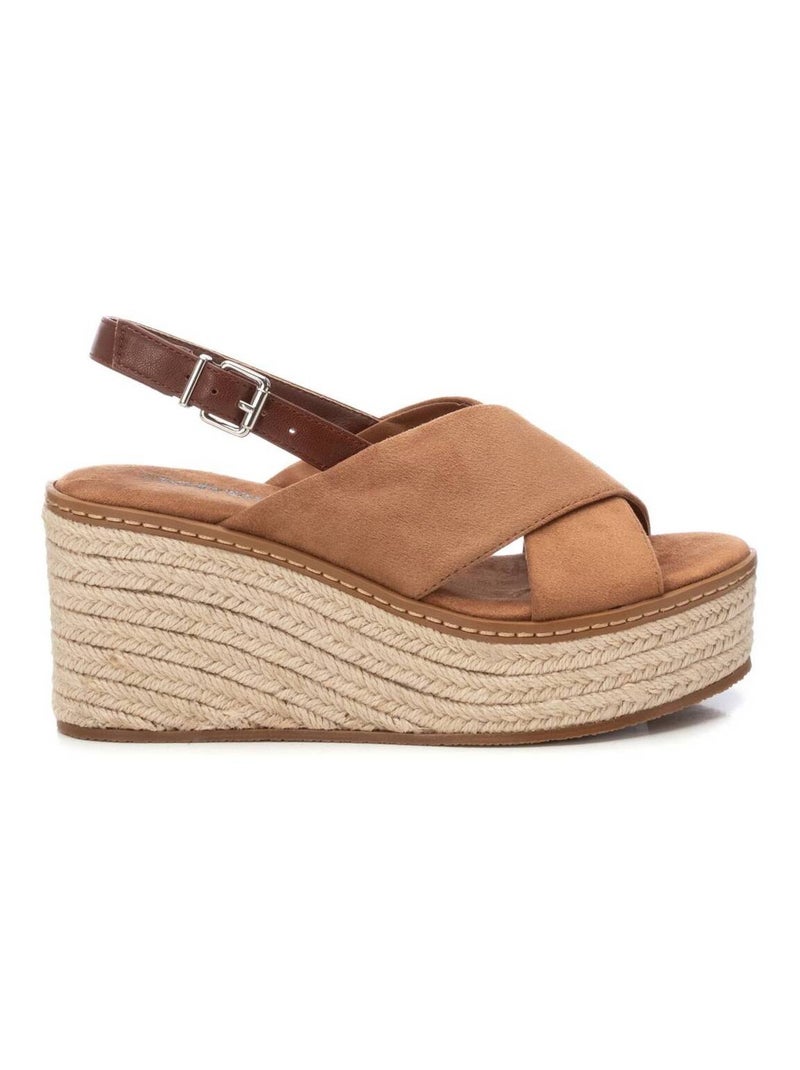 Sandales décontractées avec boucle et semelle compensée Camel - Kiabi