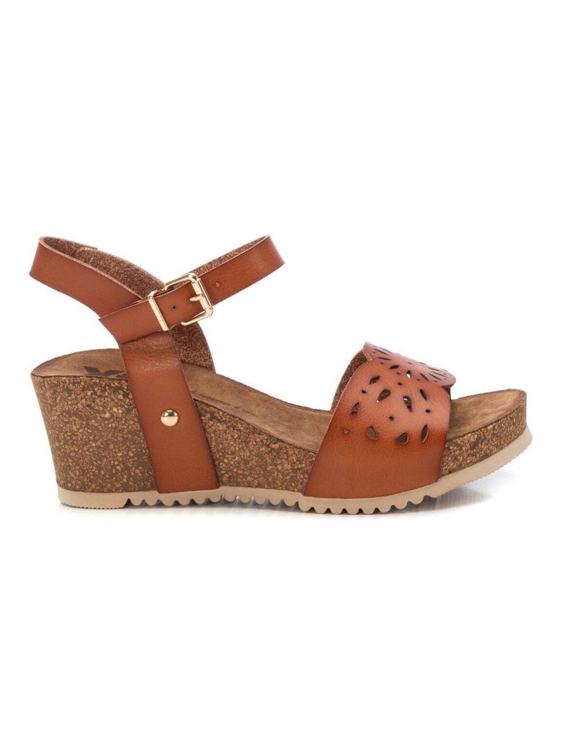 Sandales décontractées avec boucle et semelle compensée Camel - Kiabi