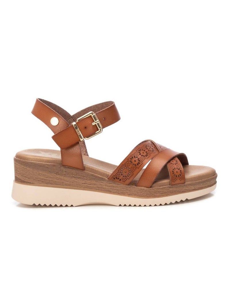 Sandales décontractées avec boucle et semelle compensée Camel - Kiabi