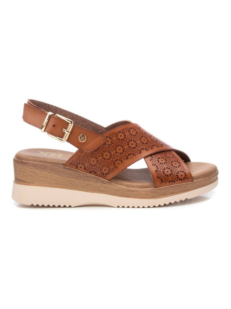 Sandales décontractées avec boucle et semelle compensée Camel - Kiabi