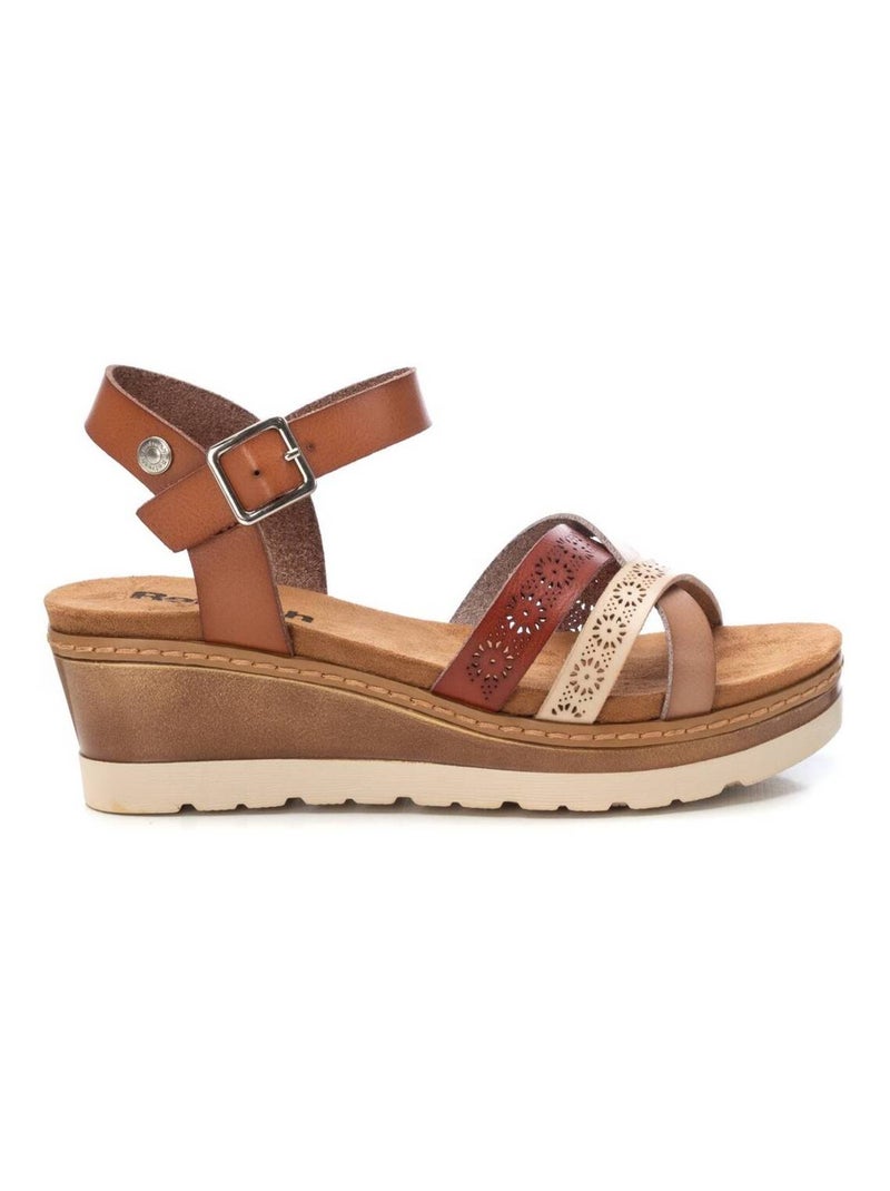 Sandales décontractées avec boucle et semelle compensée Camel - Kiabi
