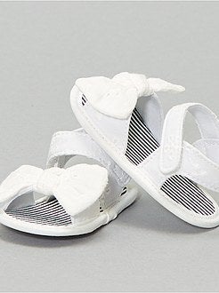 Sandales en broderie anglaise - Kiabi