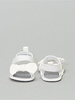 Sandales en broderie anglaise - Kiabi