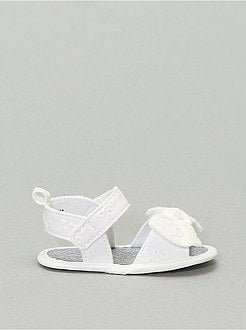 Sandales en broderie anglaise - Kiabi