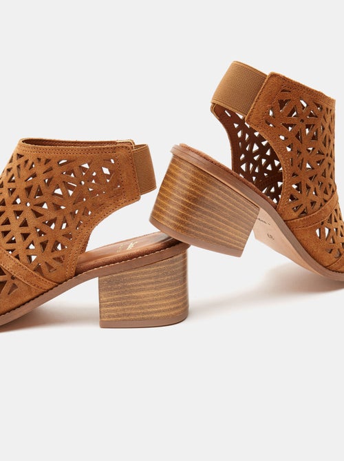 Sandales en cuir ajouré BATA - Kiabi