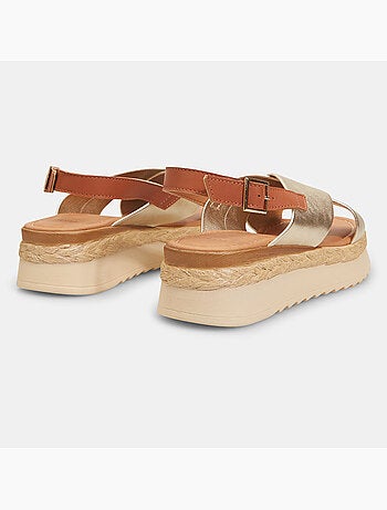 Sandales en cuir avec bandes croisées et semelle plateforme BATA