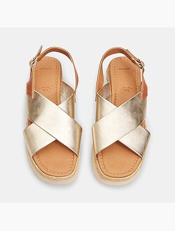 Sandales en cuir avec bandes croisées et semelle plateforme BATA