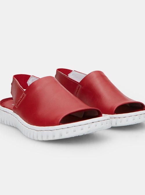 Sandales en cuir avec bride élastique BATA - Kiabi