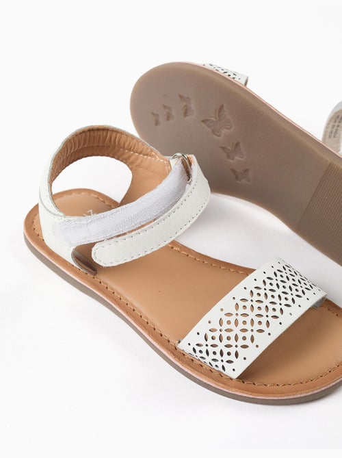 Sandales en cuir avec bride en mosaïque découpée au laser - Kiabi