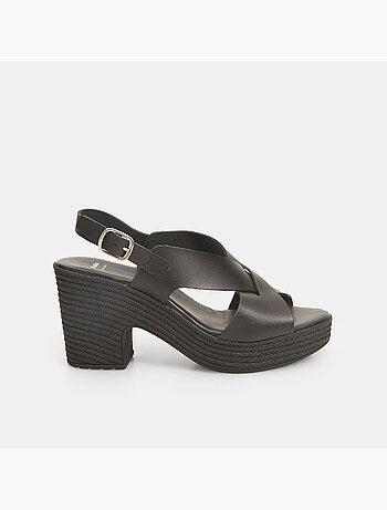 Sandales en cuir avec large talon BATA