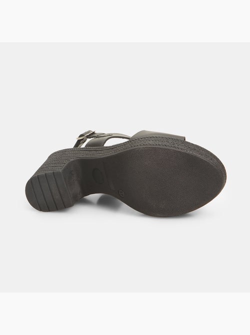 Sandales en cuir avec large talon BATA - Kiabi