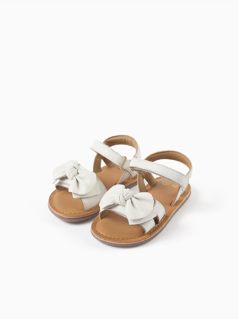 Sandales en cuir avec nœud décoratif Blanc - Kiabi