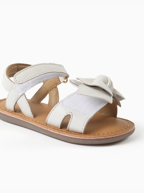 Sandales en cuir avec nœud décoratif - Kiabi