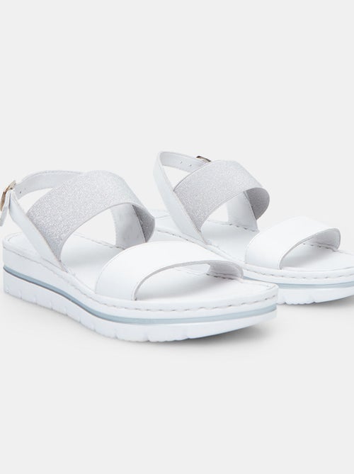 Sandales en cuir avec plateforme 3,5 cm BATA - Kiabi Sandales en cuir avec plateforme 3,5 cm BATA - Kiabi