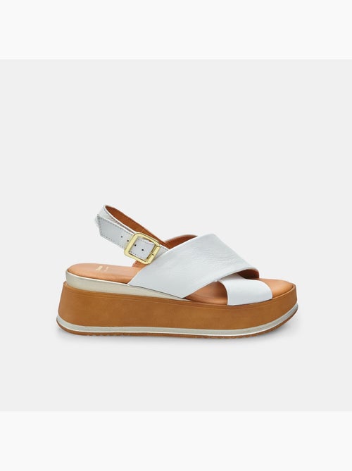 Sandales en cuir avec plateforme bata - Kiabi Sandales en cuir avec plateforme bata - Kiabi