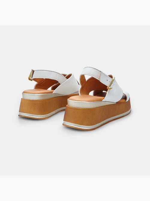 Sandales en cuir avec plateforme bata - Kiabi Sandales en cuir avec plateforme bata - Kiabi