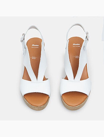 Sandales en cuir avec talon BATA