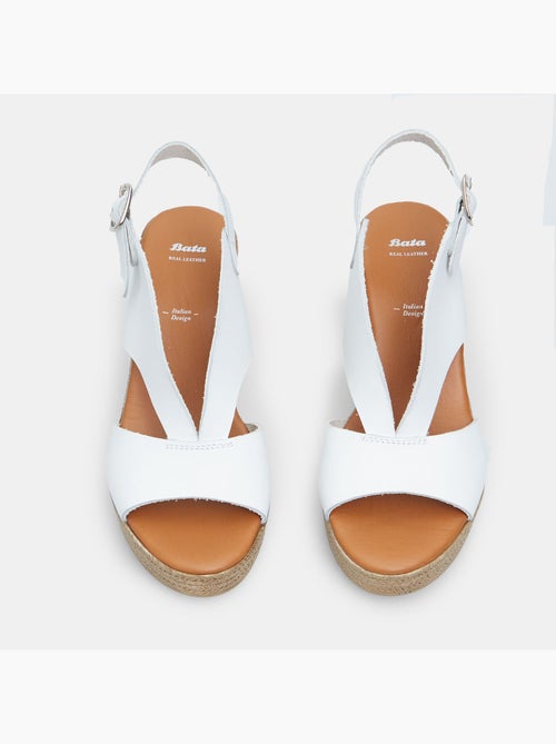 Sandales  en cuir avec talon BATA - Kiabi
