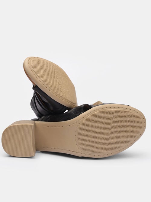 Sandales en cuir avec talon BATA - Kiabi