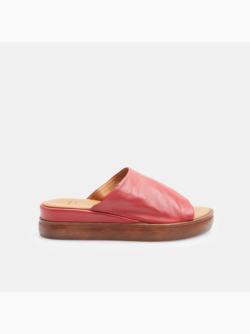Sandales en cuir avec talon BATA - Kiabi
