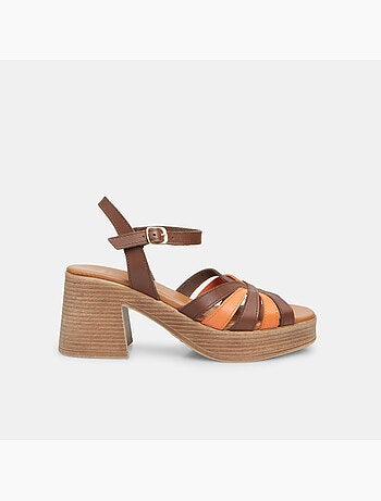 Sandales en cuir avec talon de 7,5 cm BATA