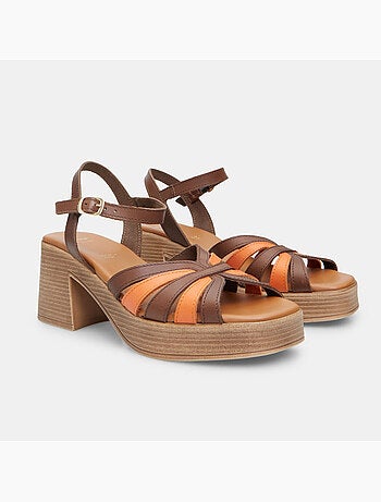 Sandales en cuir avec talon de 7,5 cm BATA