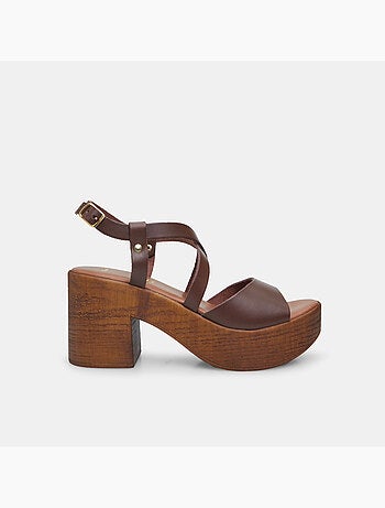 Sandales en cuir avec talon de 8,5 cm BATA