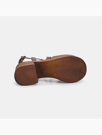 Sandales en cuir avec talon de 8,5 cm BATA