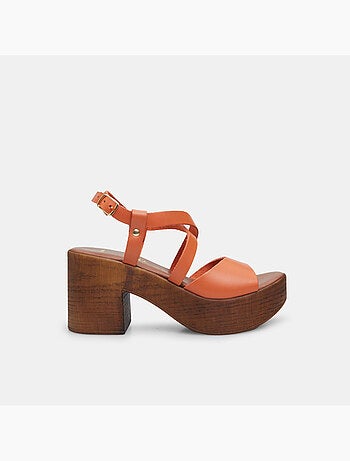 Sandales en cuir avec talon de 8,5 cm BATA