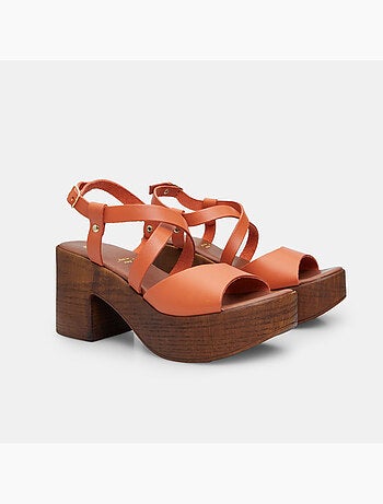 Sandales en cuir avec talon de 8,5 cm BATA