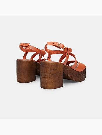 Sandales en cuir avec talon de 8,5 cm BATA