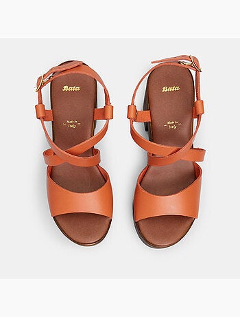 Sandales en cuir avec talon de 8,5 cm BATA